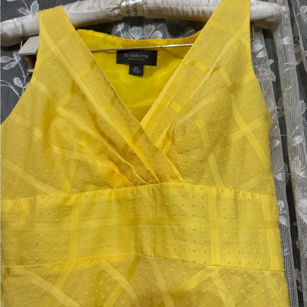 Liz Claiborne yellow lightweight dress size 6P brand new without tag - Picture 5 of 5